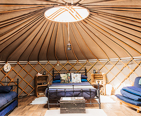 Luxury yurt Yeabridge Hideaway - Glamping location Somerset